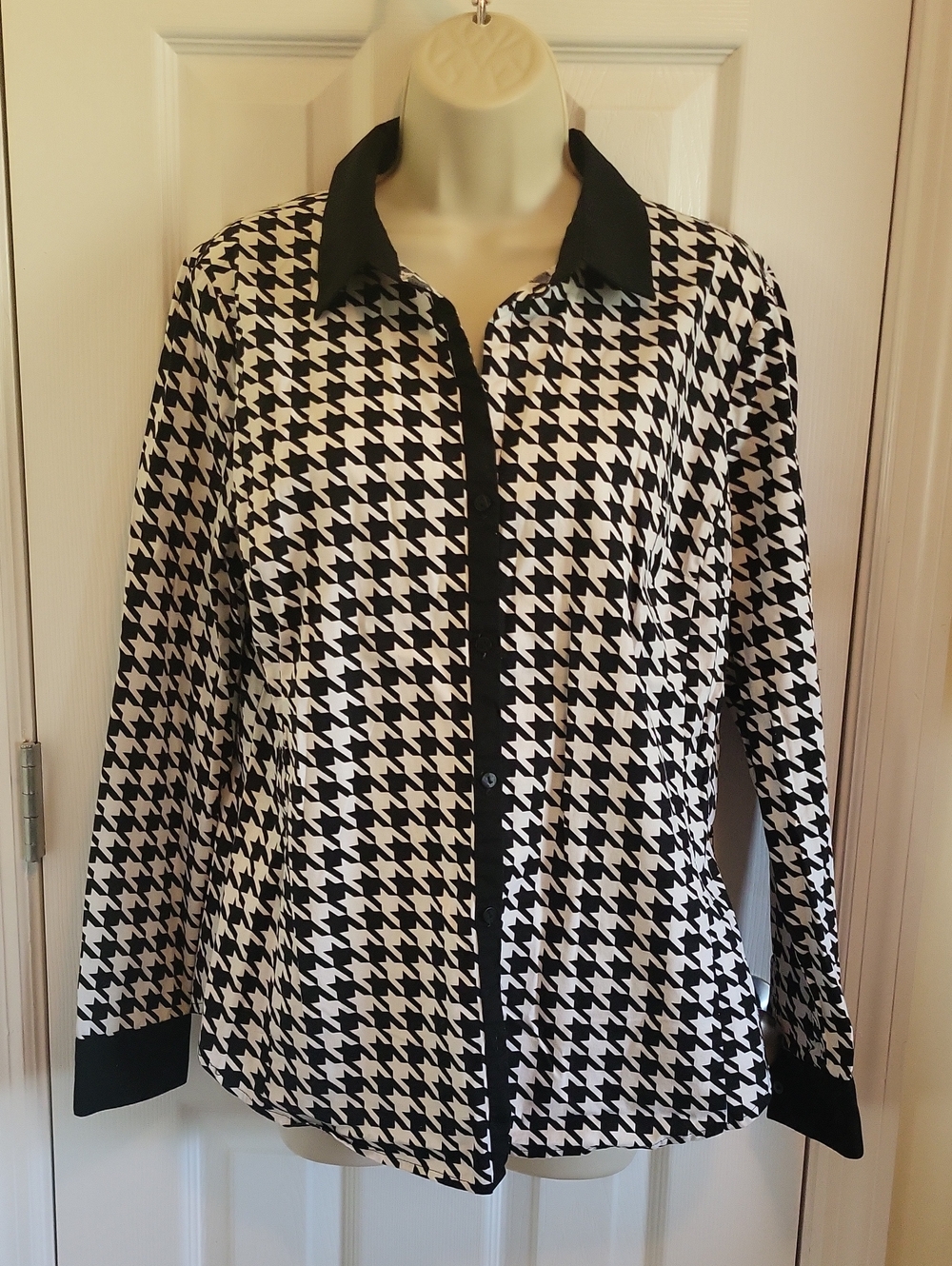 Worthington Black and White Houndstooth Button-Front Blouse